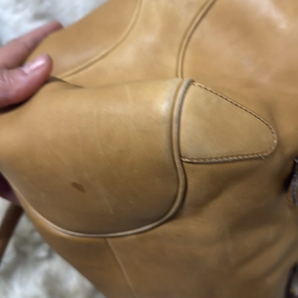 Gucci Women's Tan Leather Bag - Picture 11 of 16